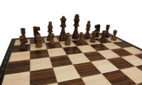 Schach- und Mühlebrett